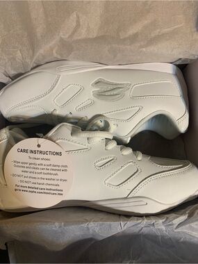 Zenith Zephz White Cheerleading Brand new in Box Size 5.5